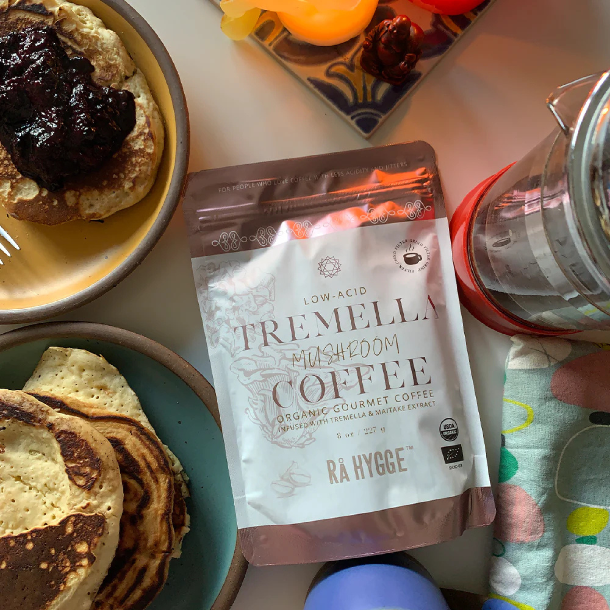 Tremella functional coffee on the table during breakast. 
